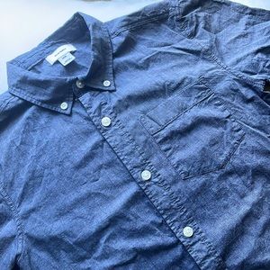 Old Navy - Boys size 8 short sleeve button down shirt.